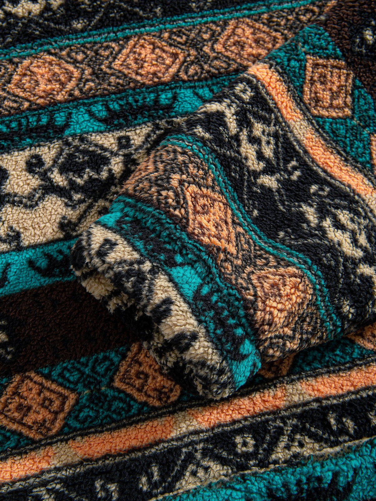 Ethnischer Hoodie aus geometrischem Teddyfleece