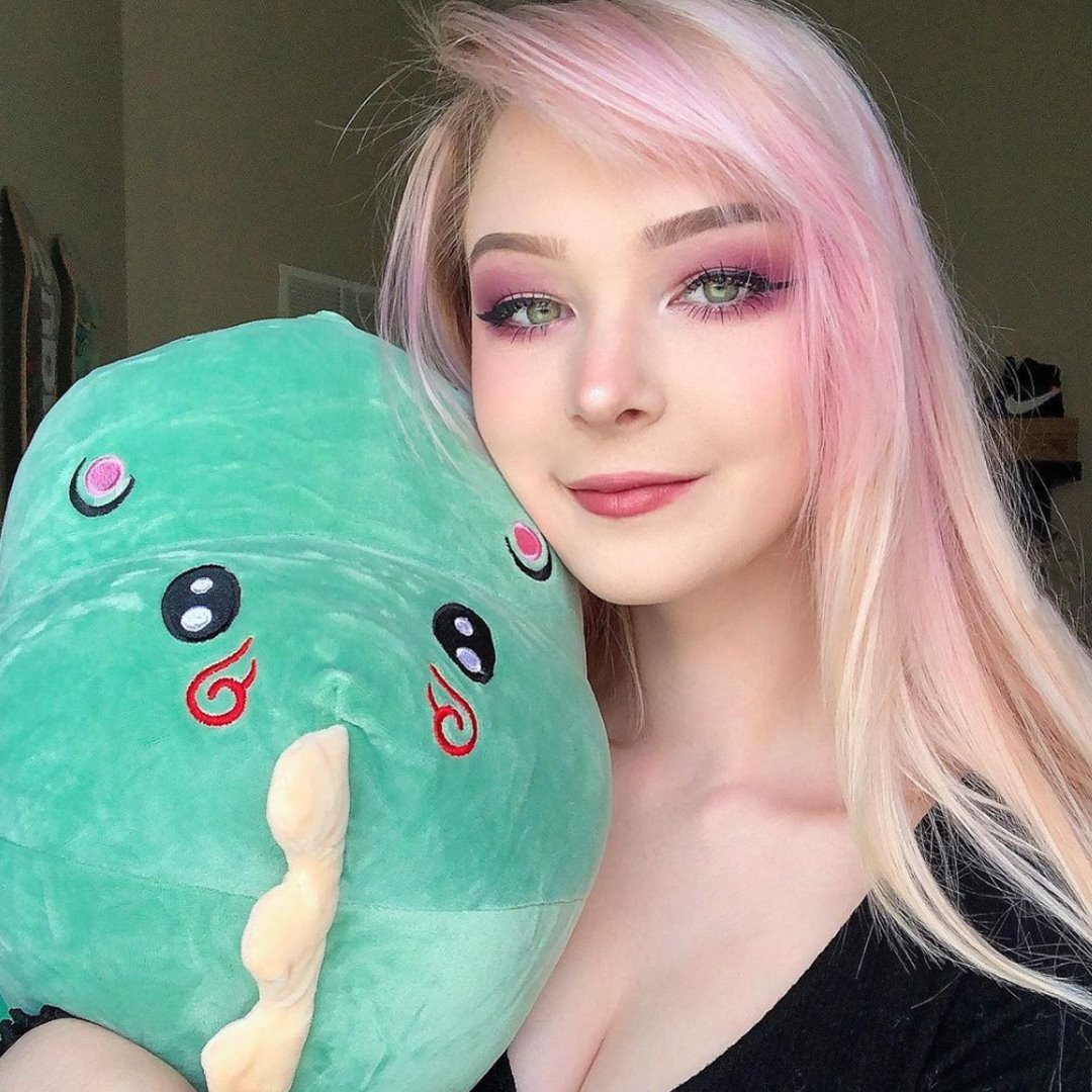 Cuddle Up with Haku the Adorable Dinosaur Plushie!