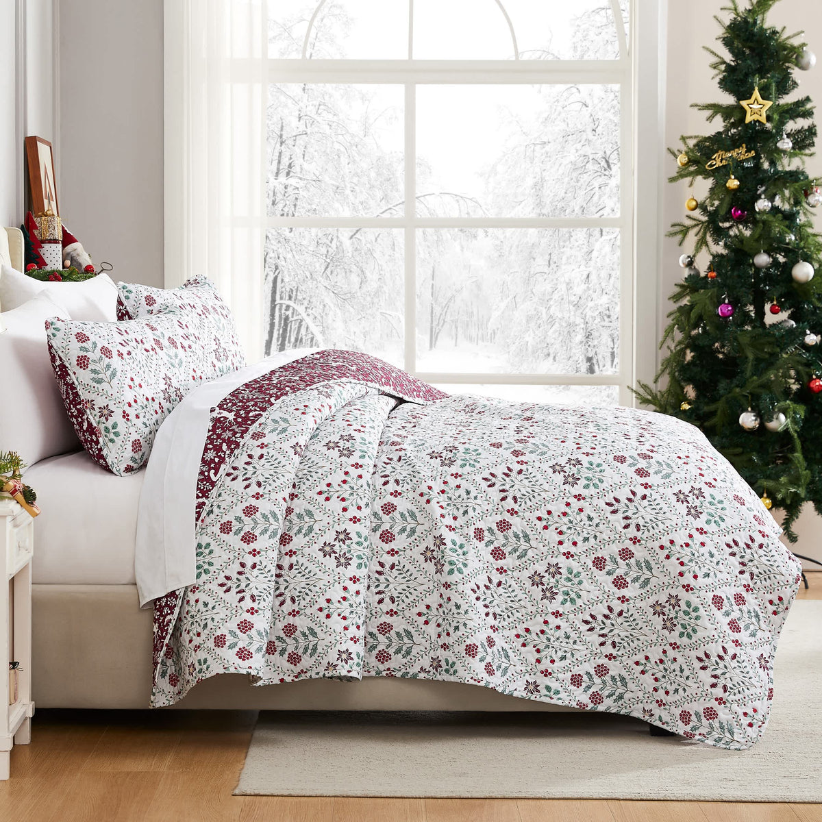 Southshore Fine Linens Holiday Harmony Oversized Quilt Set