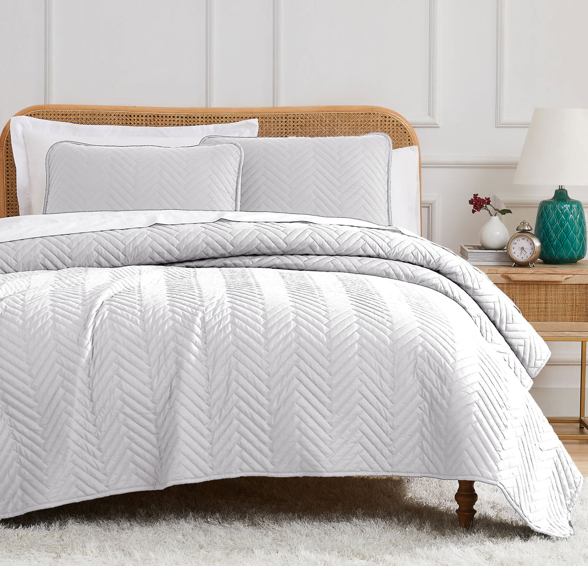 Southshore Fine Linens Chevron Oversized Quilt Set