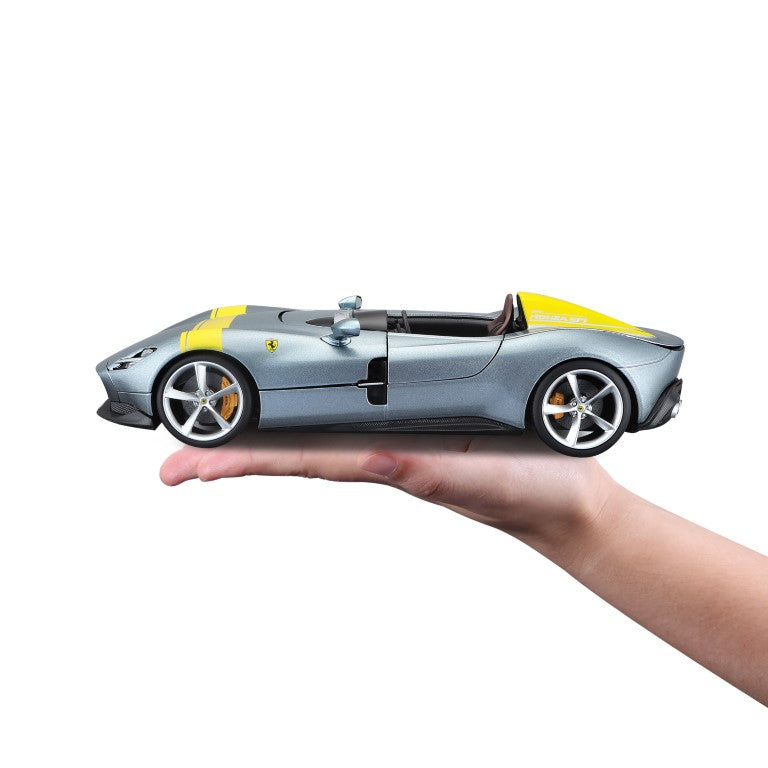 18-16013 Bburago Ferrari R&P - Ferrari Monza SP1, gris - Échelle 1:18