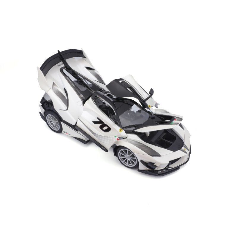 18-16012 Bburago Ferrari Race & Play - Ferrari FXX K #70, blanc - 1:18