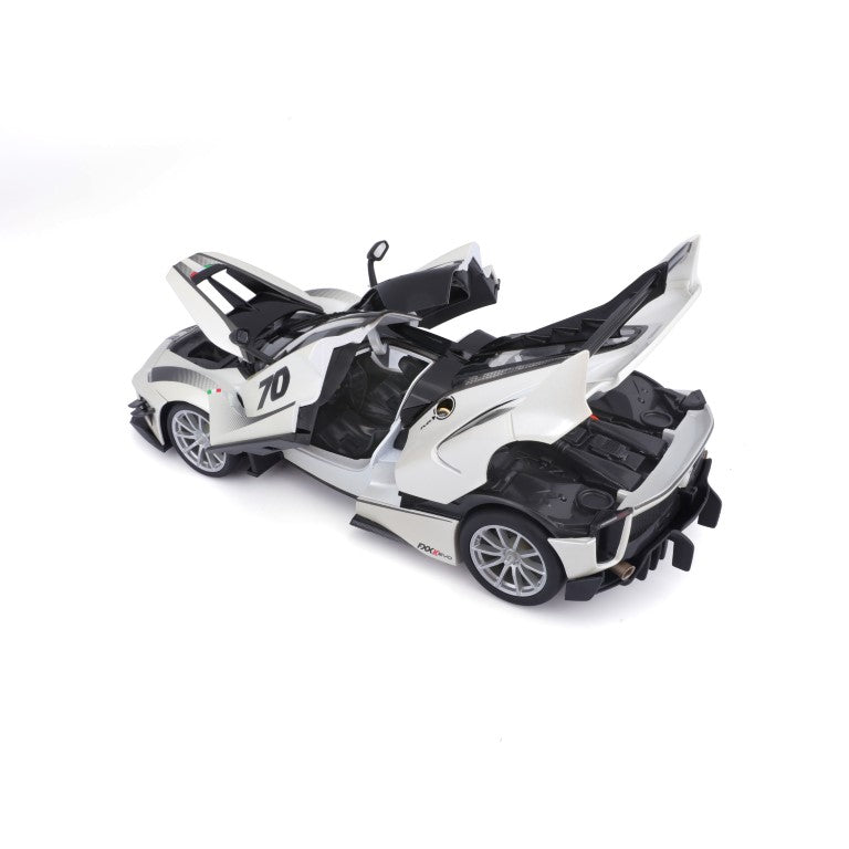 18-16012 Bburago Ferrari Race & Play - Ferrari FXX K #70, blanc - 1:18