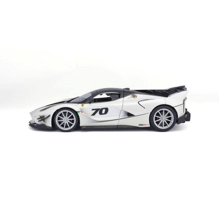 18-16012 Bburago Ferrari Race & Play - Ferrari FXX K #70, blanc - 1:18