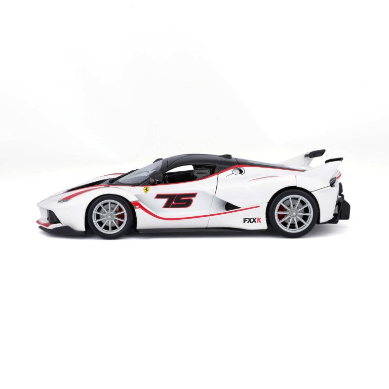 18-26301 Bburago Ferrari Racing - Ferrari FXX K, blanc - Échelle 1:24