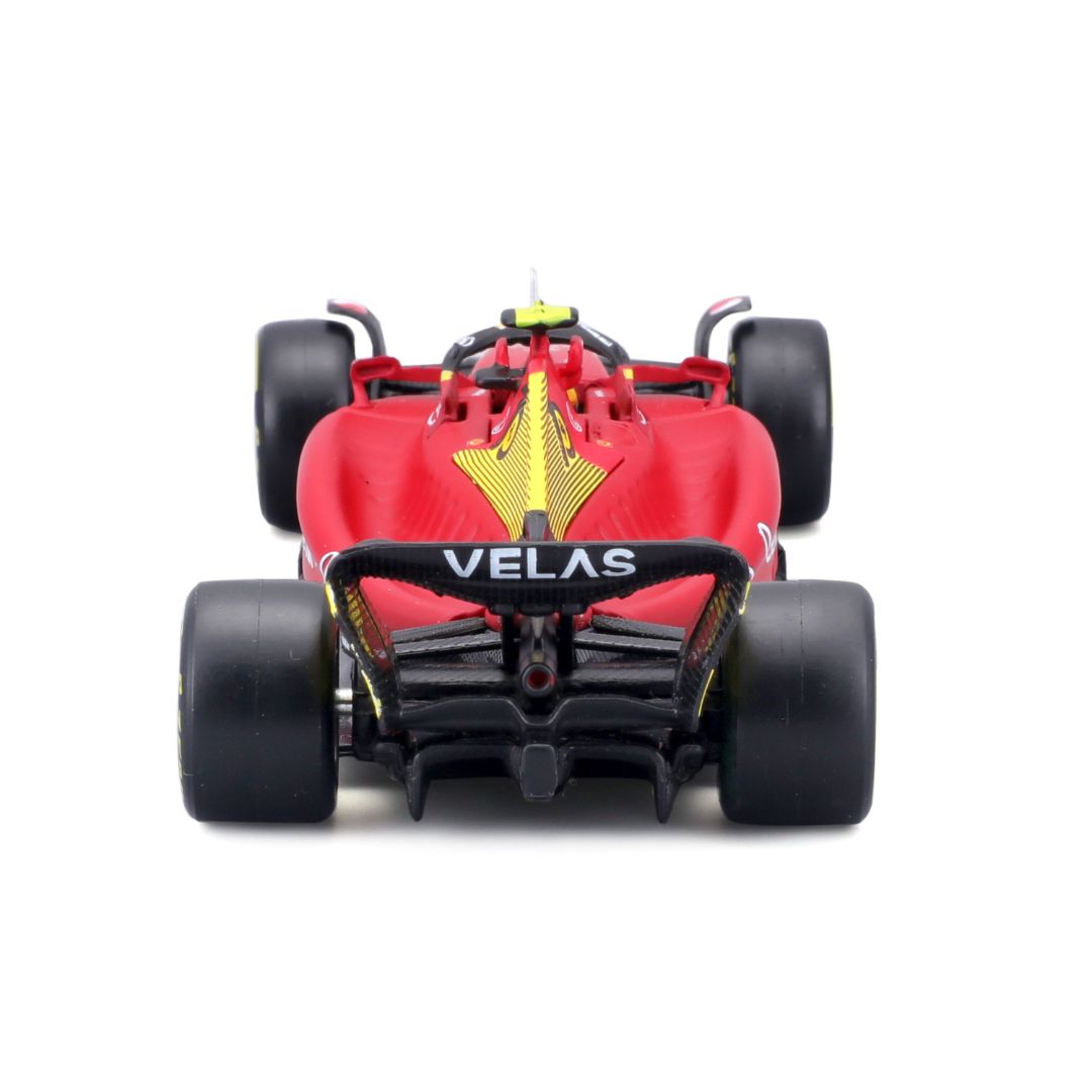 18-36831 Bburago - Ferrari F1- 75 (2022) #55 Sainz, avec casque - 1:43