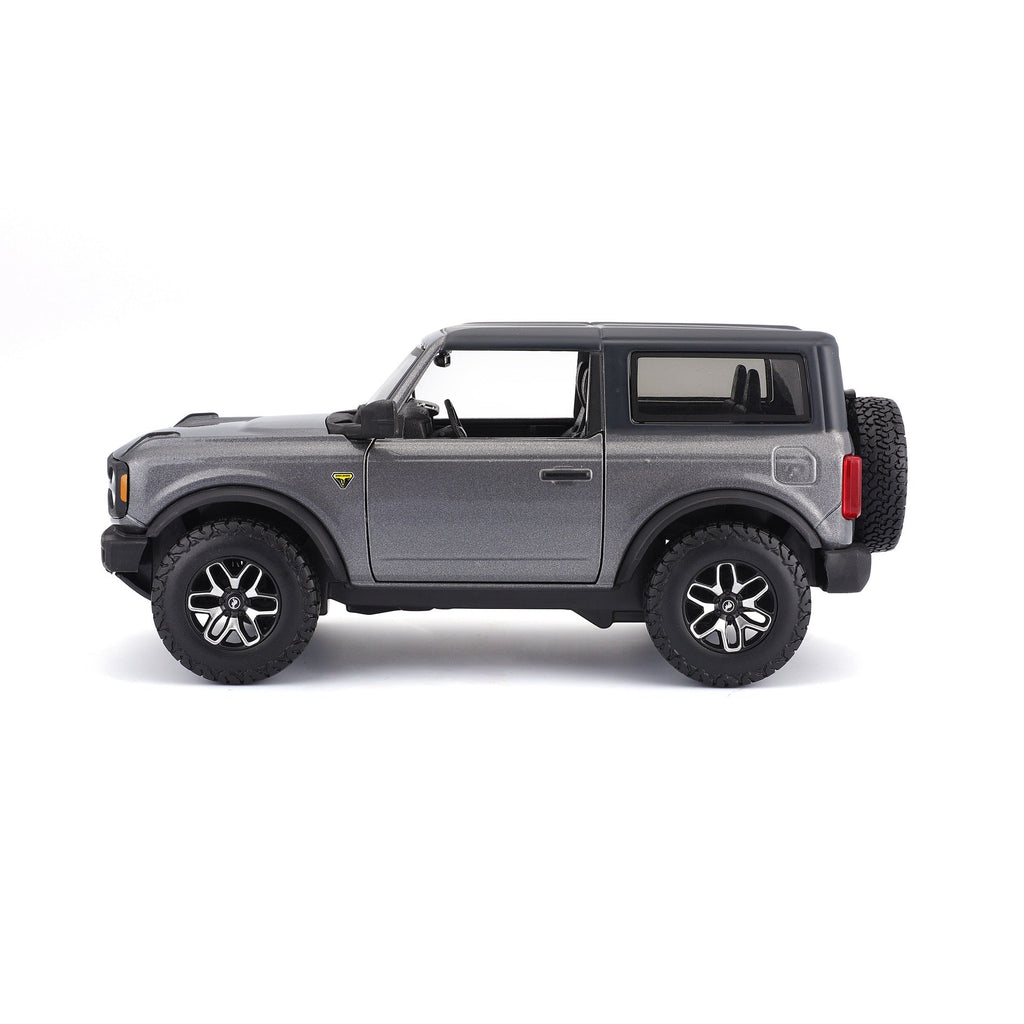 10-31530 Bburago 1:24 2021 Ford Bronco (version 2 portes) gris noir