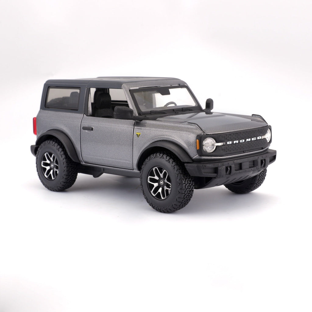 10-31530 Bburago 1:24 2021 Ford Bronco (version 2 portes) gris noir