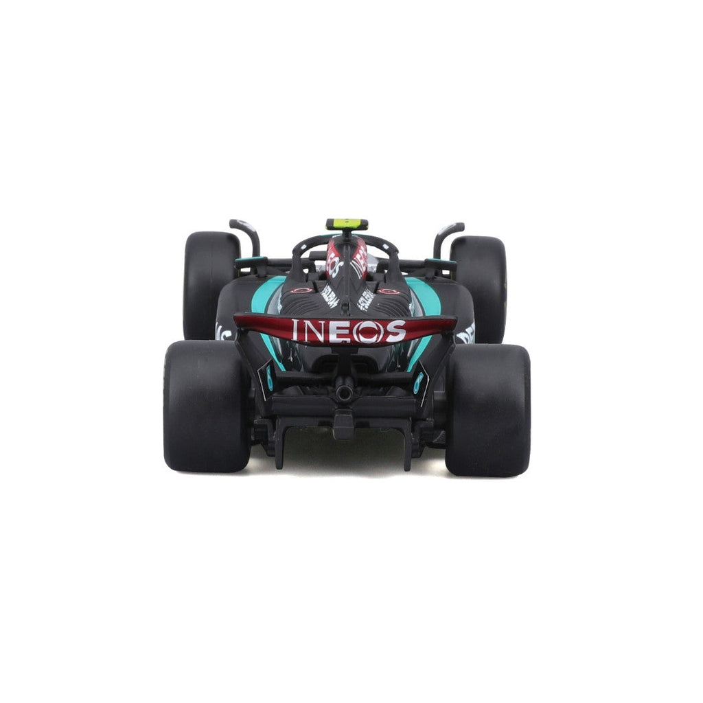 18-38208H Bburago Course - Mercedes F1 W15 E-Performance #44 - 1:43