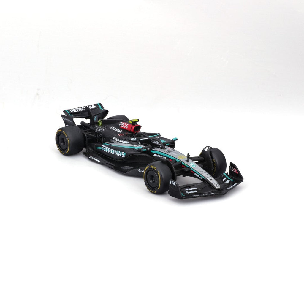 18-38208H Bburago Course - Mercedes F1 W15 E-Performance #44 - 1:43