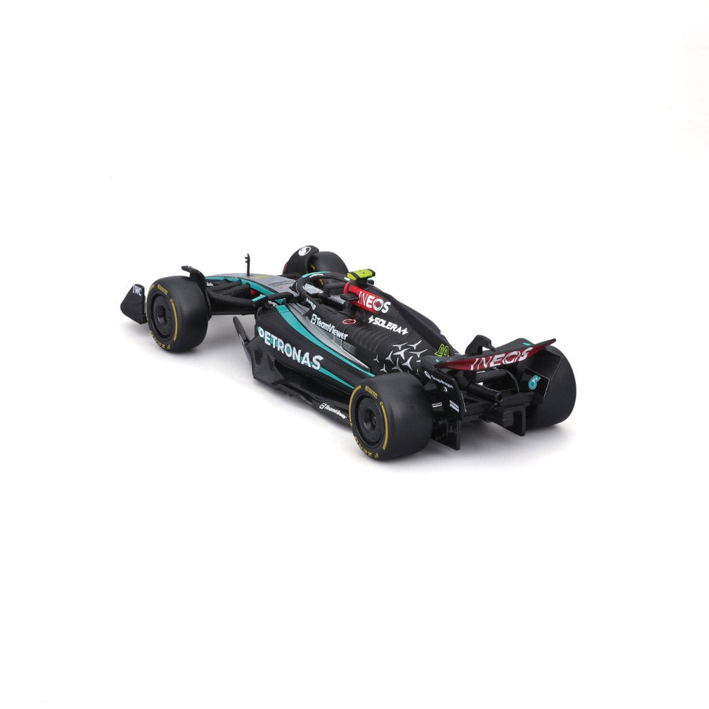 18-38208H Bburago Course - Mercedes F1 W15 E-Performance #44 - 1:43