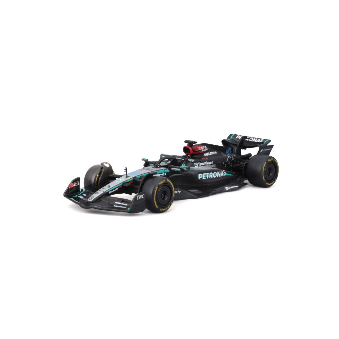 18-38208R Bburago Course - Mercedes F1 W15 E-performance #63 - 1:43