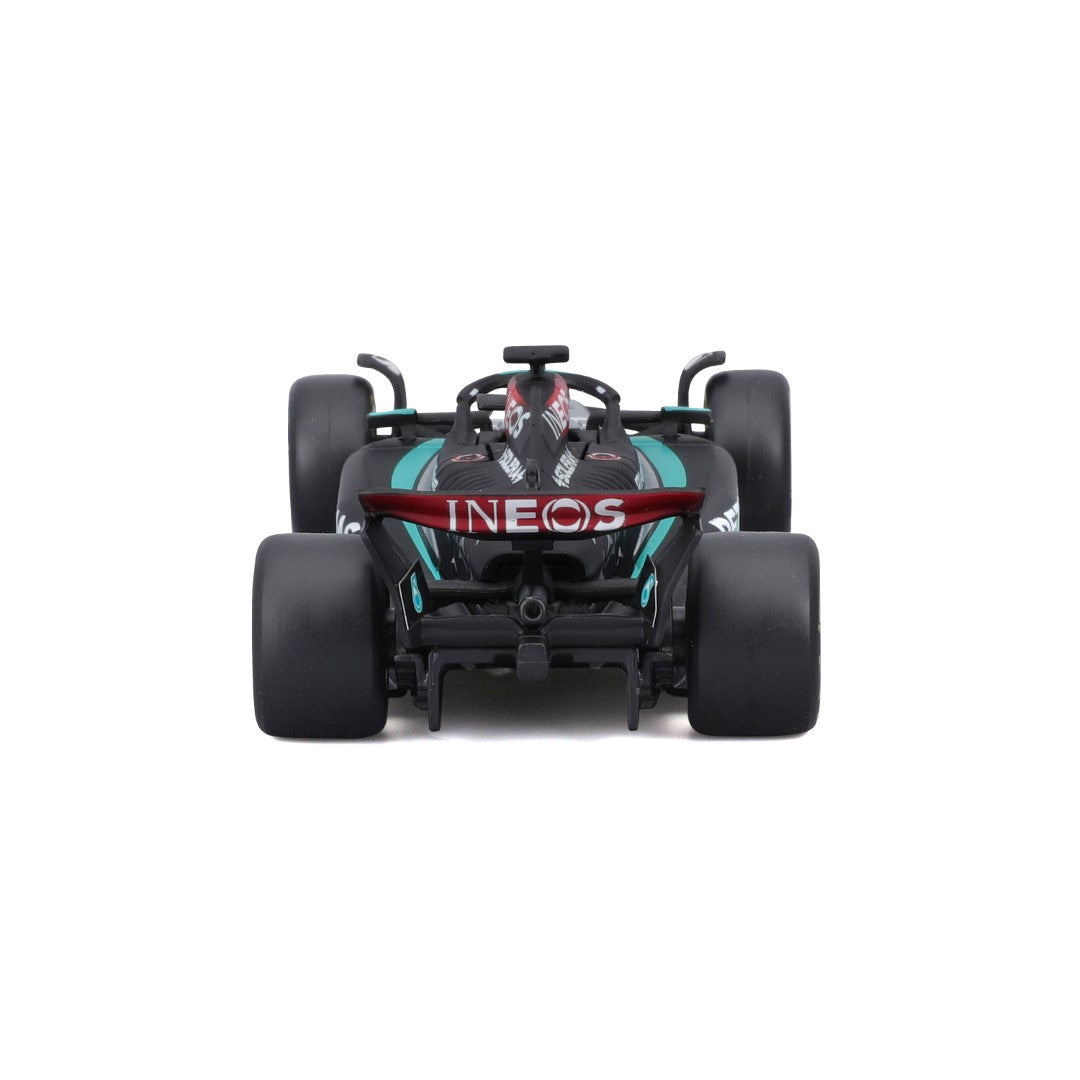 18-38208R Bburago Course - Mercedes F1 W15 E-performance #63 - 1:43