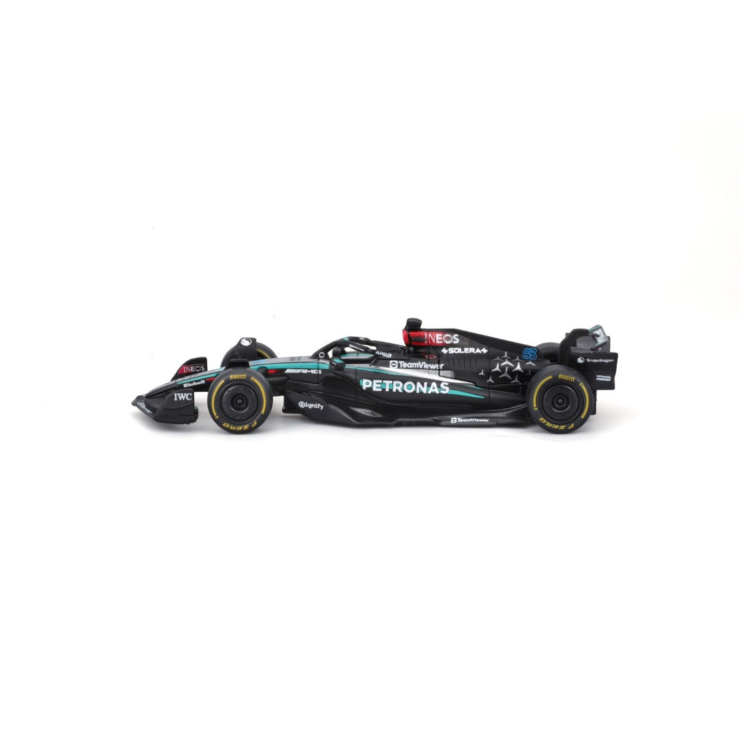 18-38208R Bburago Course - Mercedes F1 W15 E-performance #63 - 1:43