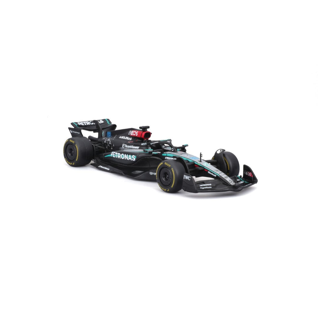 18-38208R Bburago Course - Mercedes F1 W15 E-performance #63 - 1:43