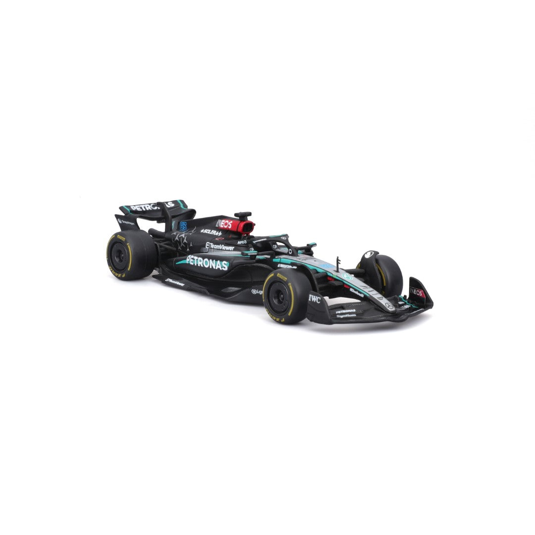 18-38208R Bburago Course - Mercedes F1 W15 E-performance #63 - 1:43