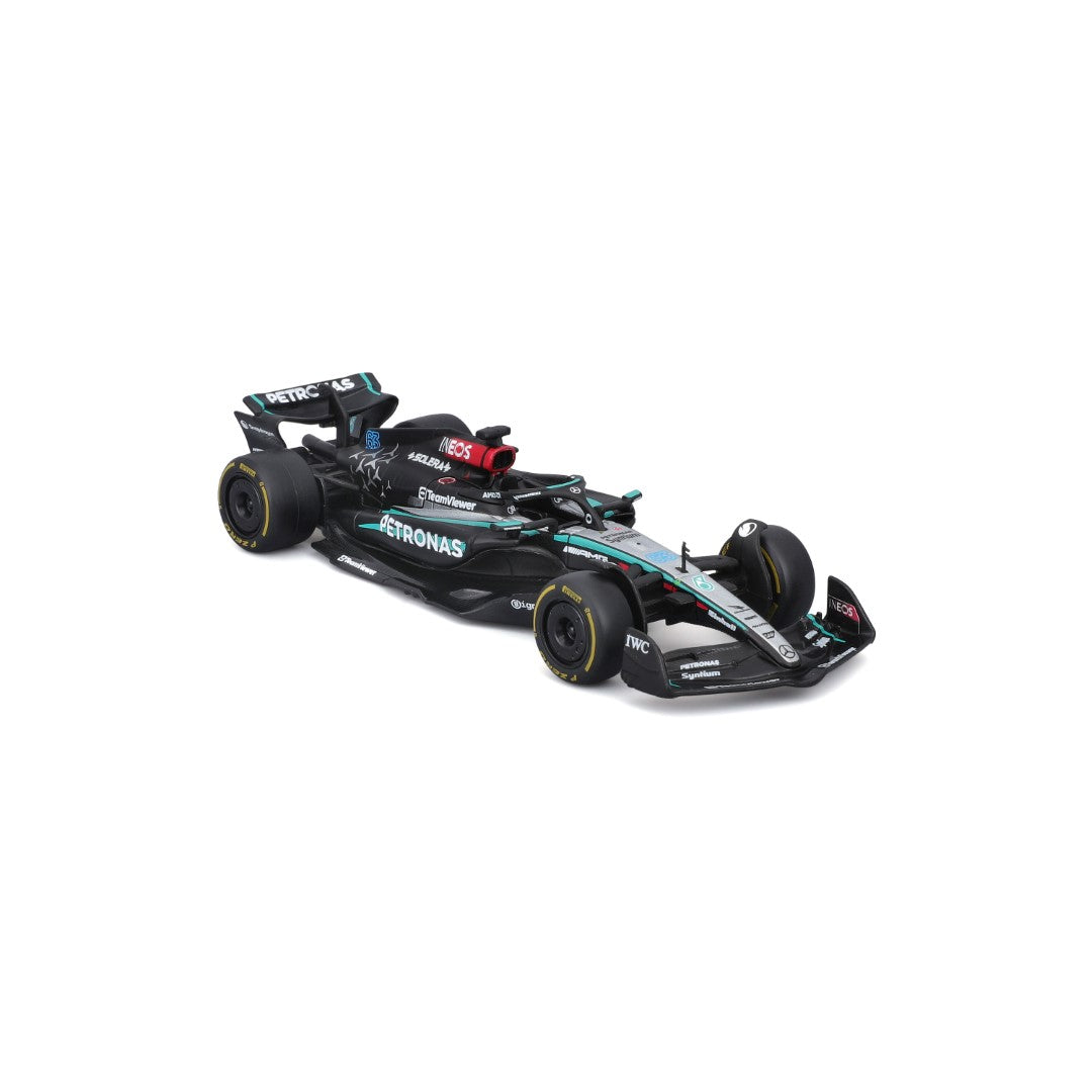 18-38208R Bburago Course - Mercedes F1 W15 E-performance #63 - 1:43