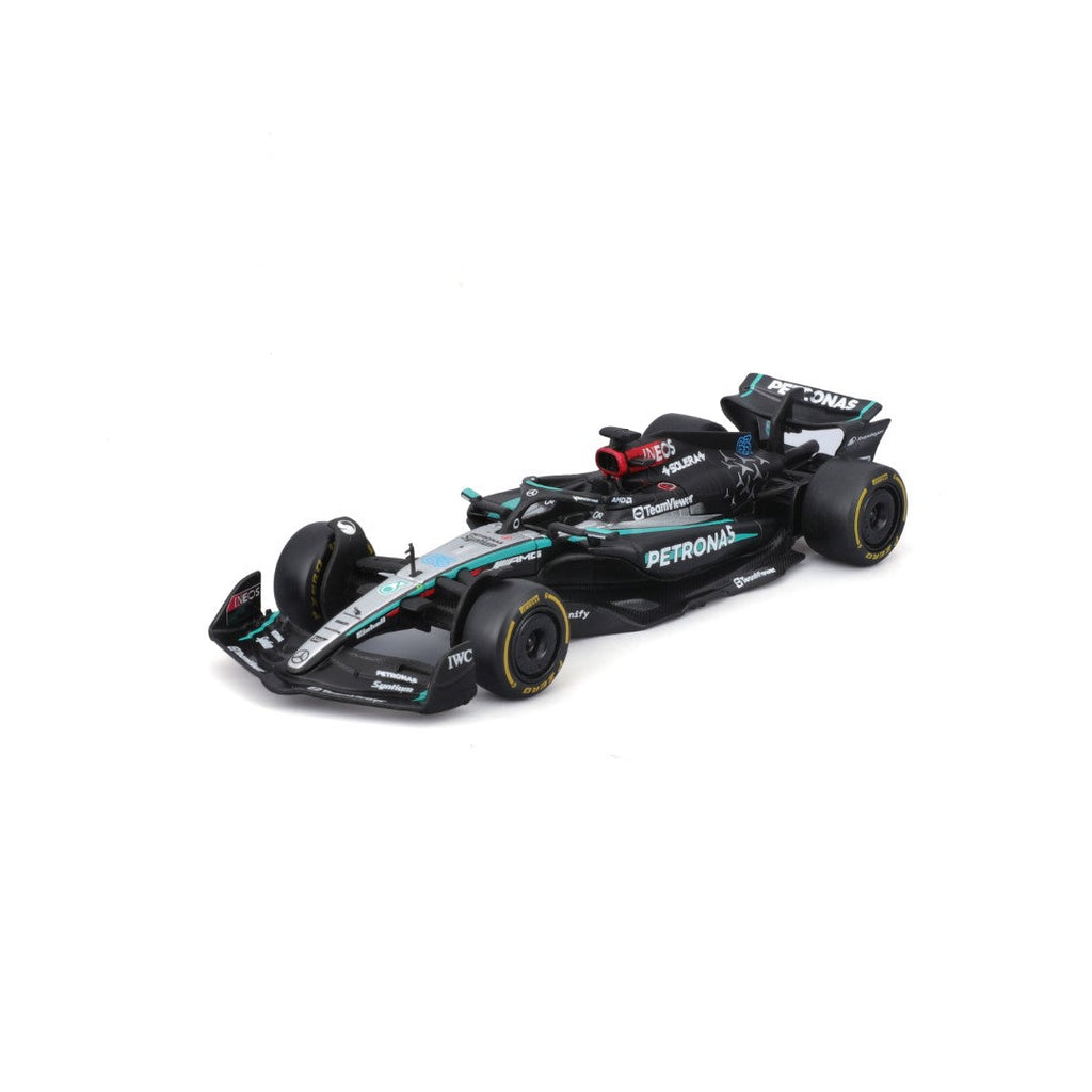 18-38208R Bburago Course - Mercedes F1 W15 E-performance #63 - 1:43