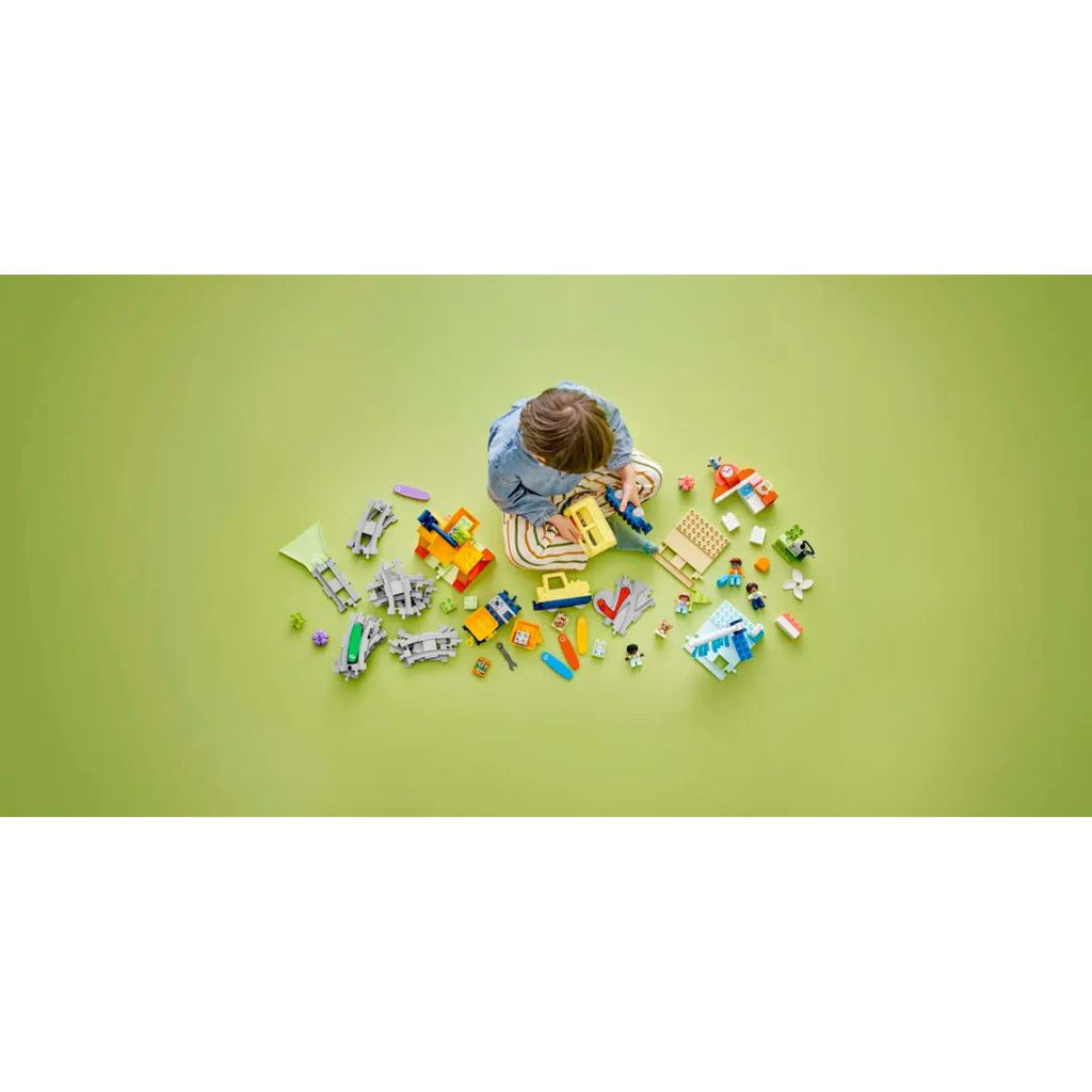 10428 LEGO Duplo - Grand train communautaire interactif