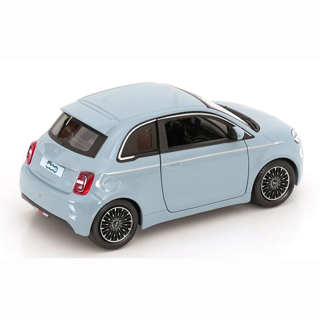 18-21110 Bburago - Fiat 500e (2023), celeste - Échelle 1:24