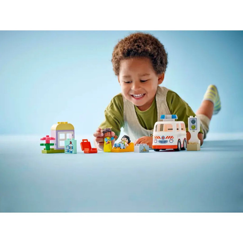 10447 LEGO Duplo Town - Ambulance et conducteur