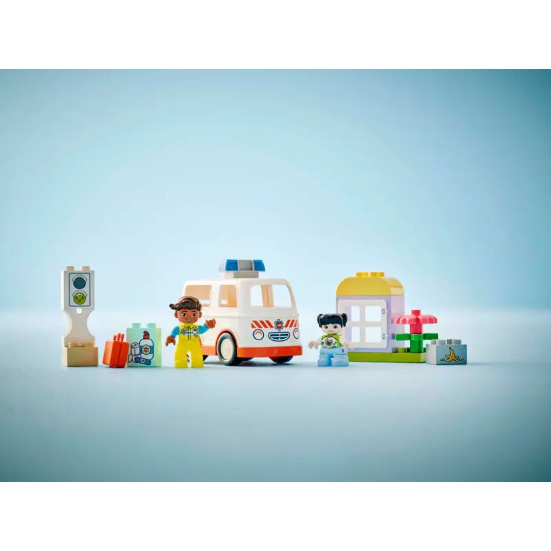 10447 LEGO Duplo Town - Ambulance et conducteur