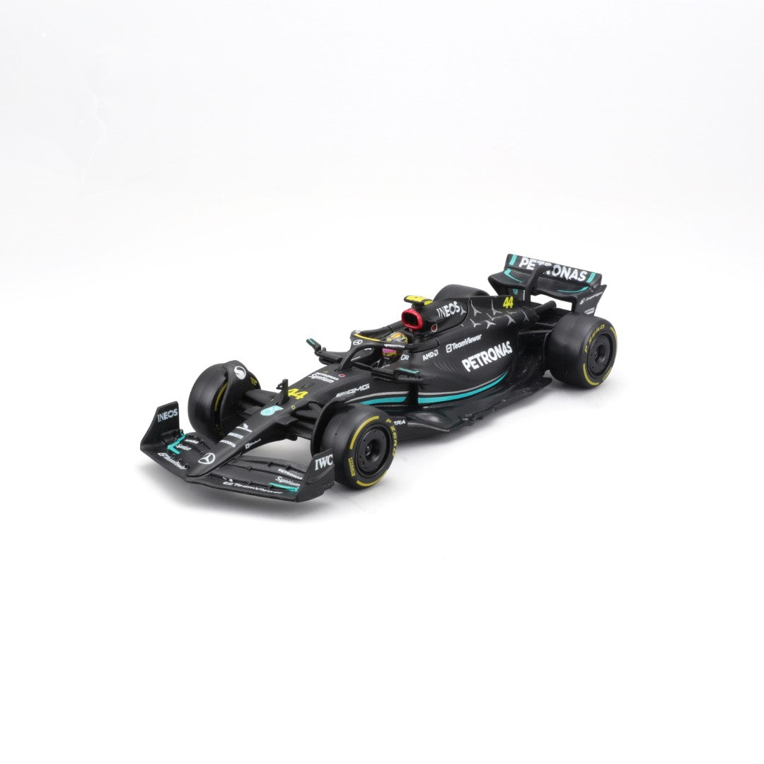 18-38081 Bburago Race -Mercedes AMG F1 W14 EPerformance #44 Hamilton, avec casque