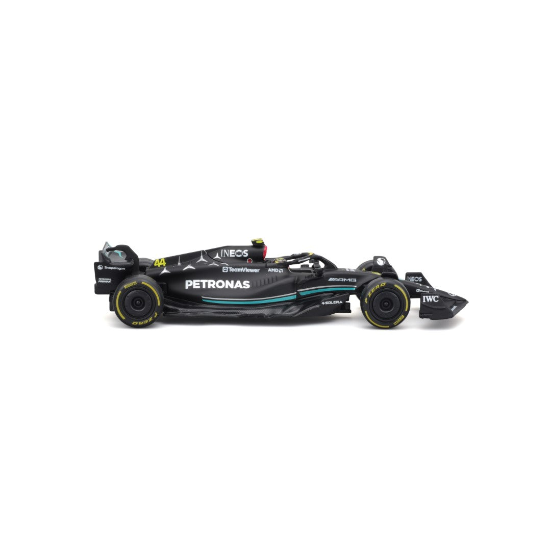 18-38081 Bburago Race -Mercedes AMG F1 W14 EPerformance #44 Hamilton, avec casque