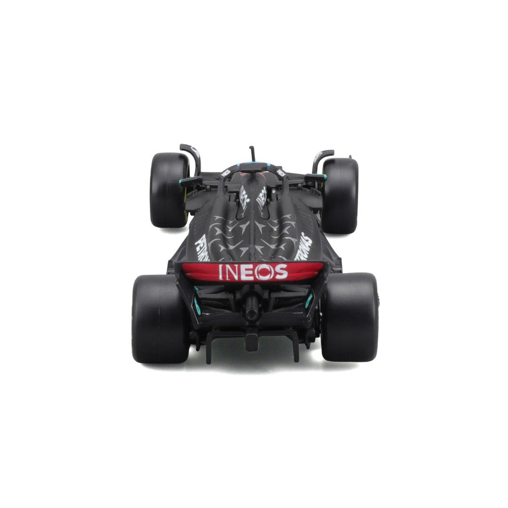 18-38081 Bburago Race -Mercedes AMG F1 W14 E Performance #63 Russell, avec casque