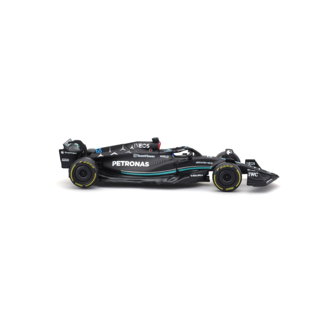 18-38081 Bburago Race -Mercedes AMG F1 W14 E Performance #63 Russell, avec casque