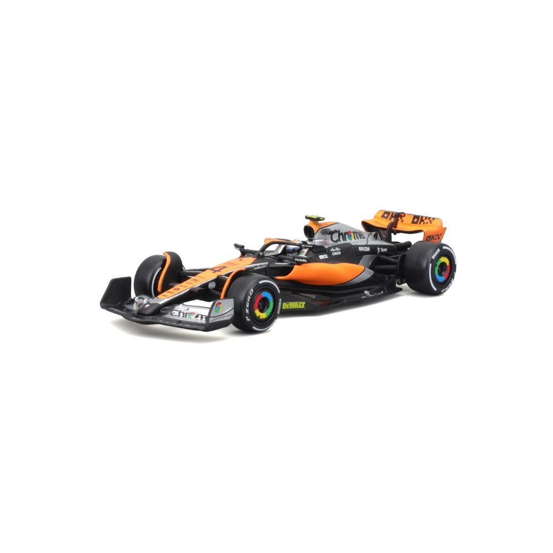 18-38088 Bburago Race McLaren F1 Team MCL60 #4 Norris, avec casque 2023 -1:43