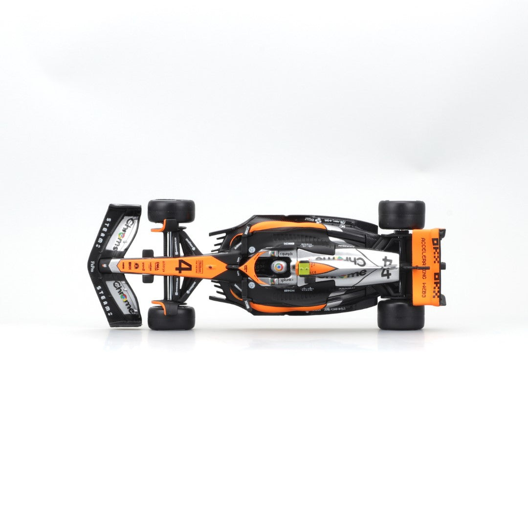 18-38088 Bburago Race McLaren F1 Team MCL60 #4 Norris, avec casque 2023 -1:43