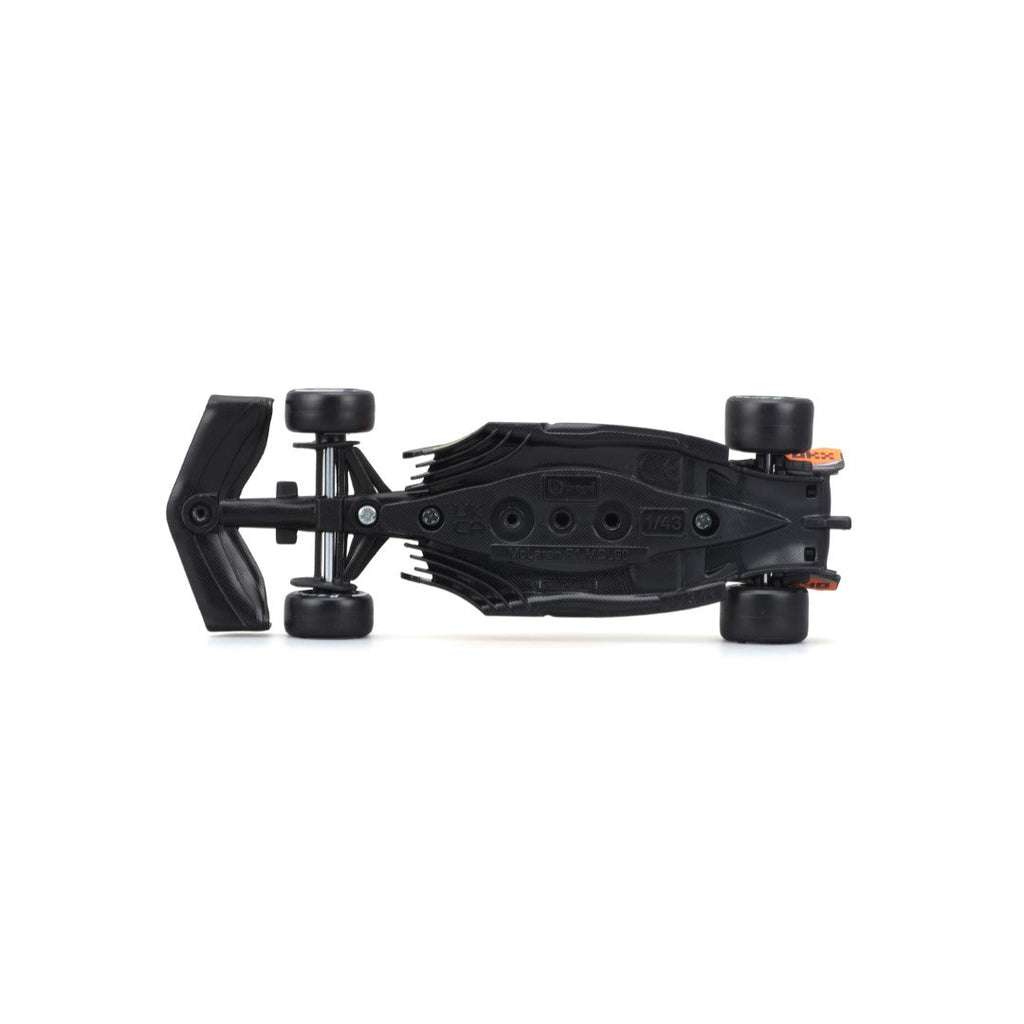 18-38088 Bburago Race McLaren F1 Team MCL60 #4 Norris, avec casque 2023 -1:43
