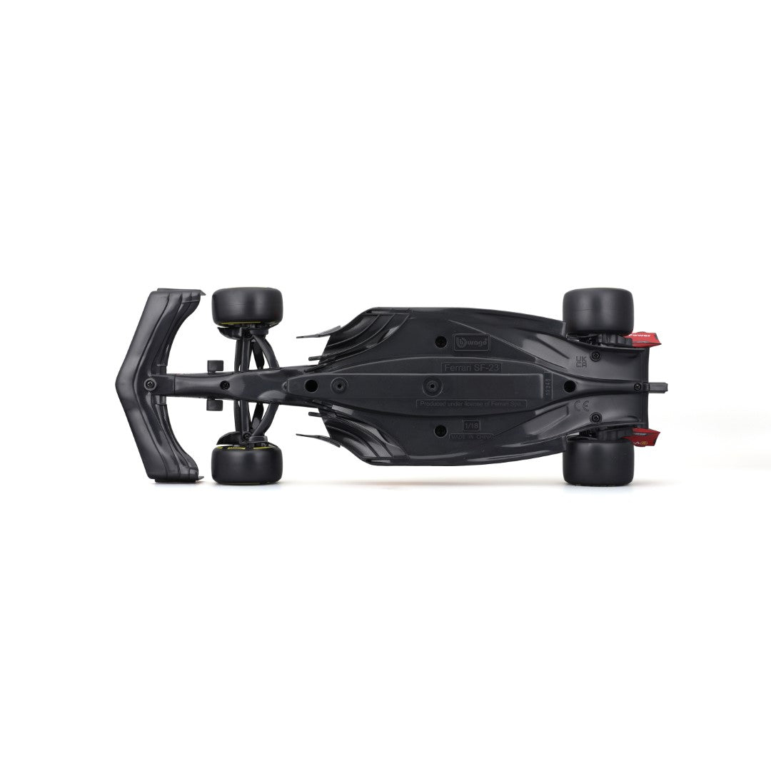 18-16812 Bburago Ferrari Racing F1 Ferrari SF-23, avec casque #16 Leclerc - 1:18