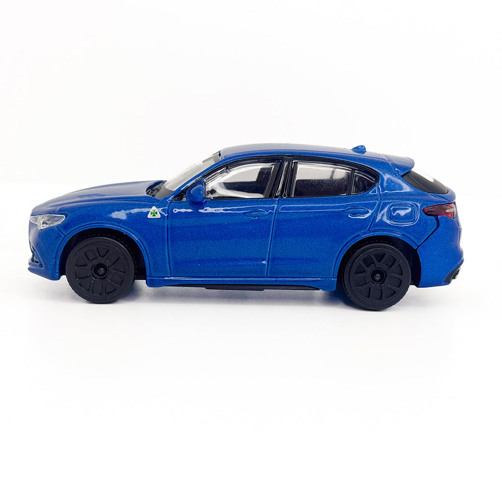 18-30389 Bburago Street Fire - Alfa Romeo Stelvio, bleu - Échelle 1:43