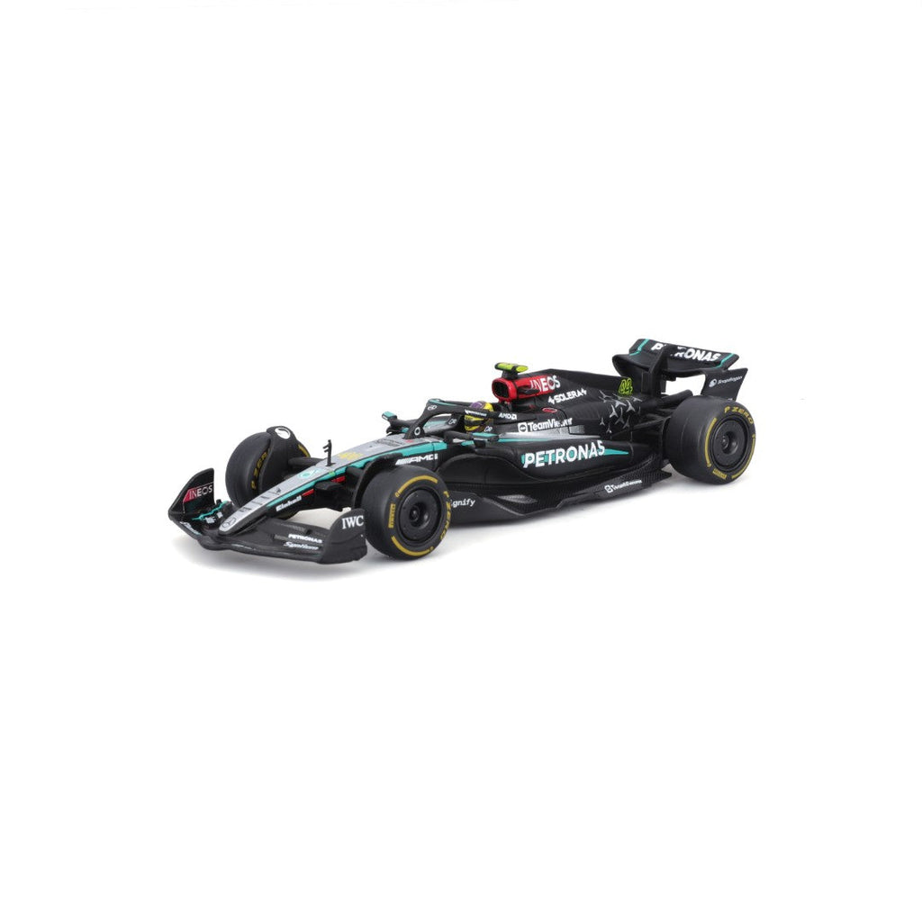 18-38209H Bburago - F1 Mercedes-AMG W15 E Performance n°44 avec casque Hamilton 1:43