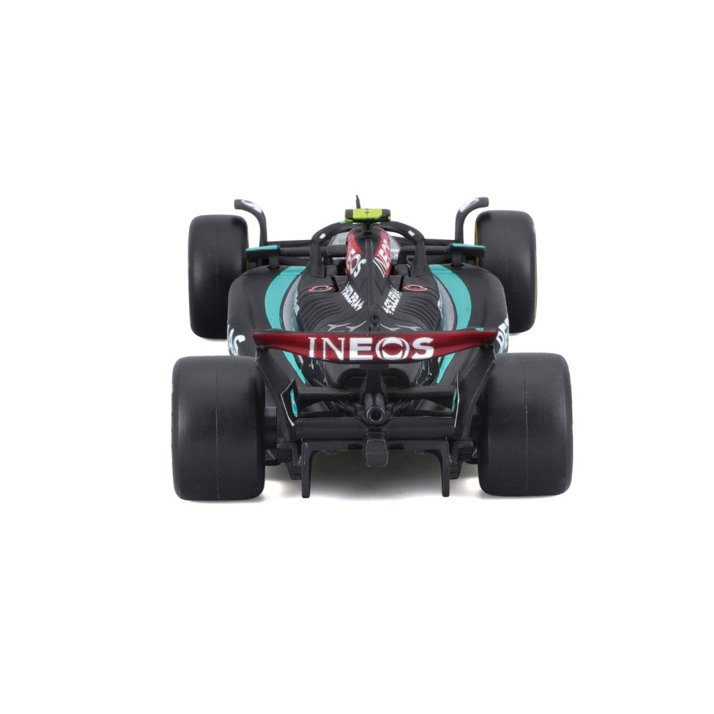 18-38209H Bburago - F1 Mercedes-AMG W15 E Performance n°44 avec casque Hamilton 1:43