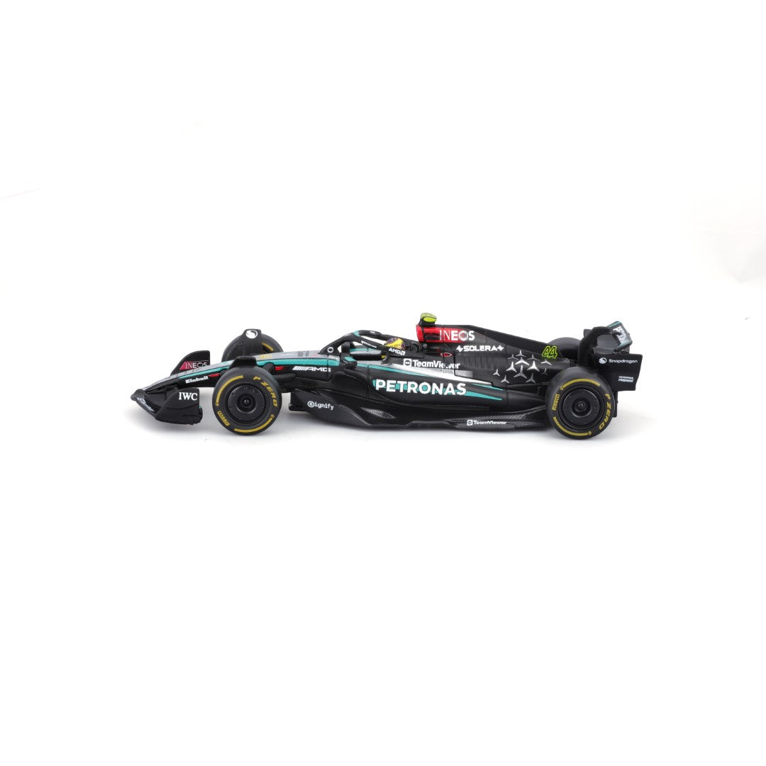 18-38209H Bburago - F1 Mercedes-AMG W15 E Performance n°44 avec casque Hamilton 1:43