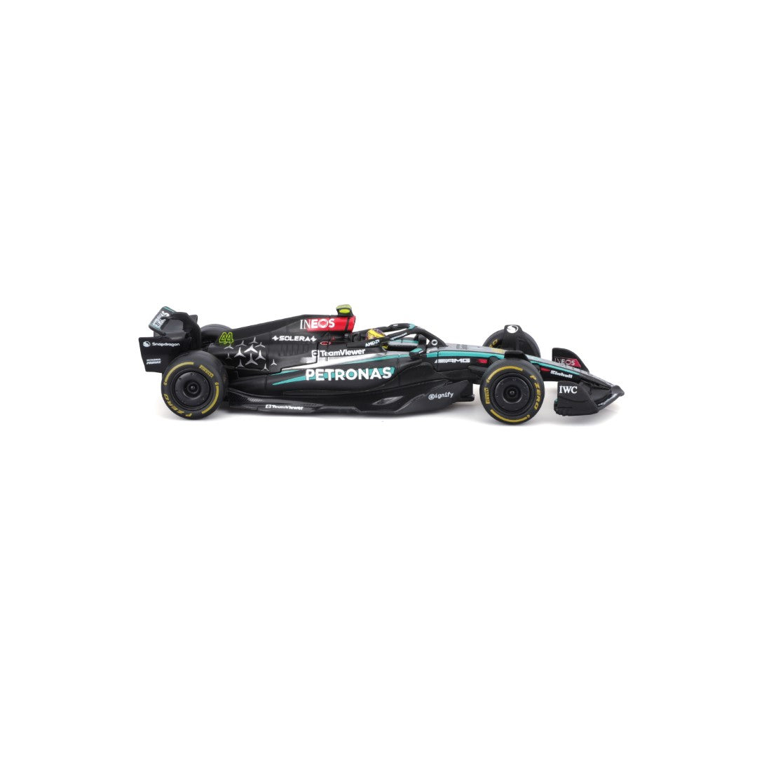 18-38209H Bburago - F1 Mercedes-AMG W15 E Performance n°44 avec casque Hamilton 1:43