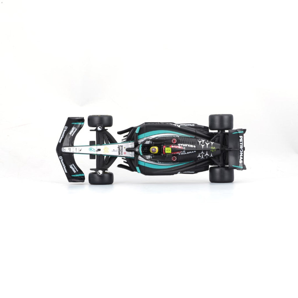 18-38209H Bburago - F1 Mercedes-AMG W15 E Performance n°44 avec casque Hamilton 1:43