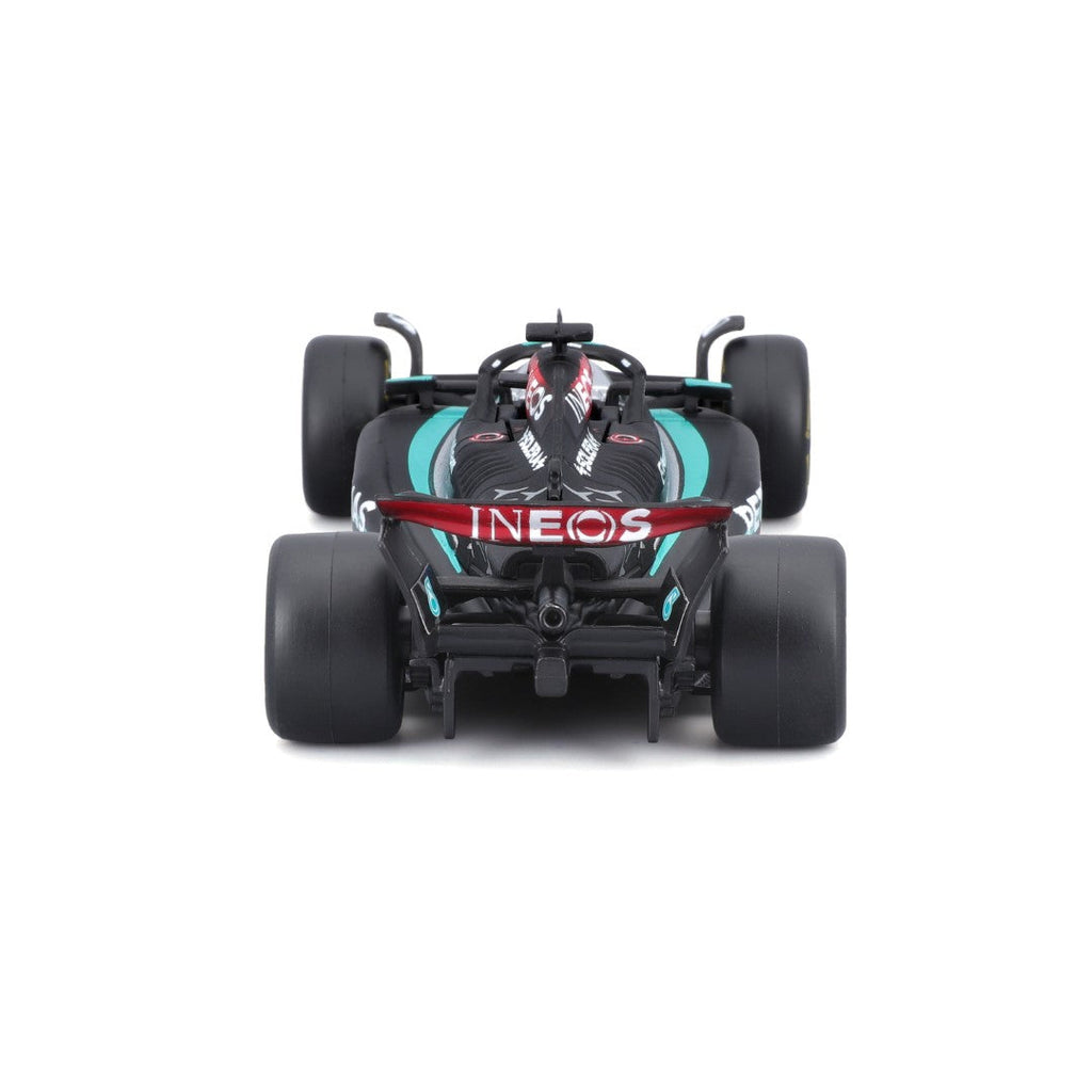 18-38209R Bburago F1 Mercedes-AMG W15 E Performance n°63 avec casque Russell - 1:43