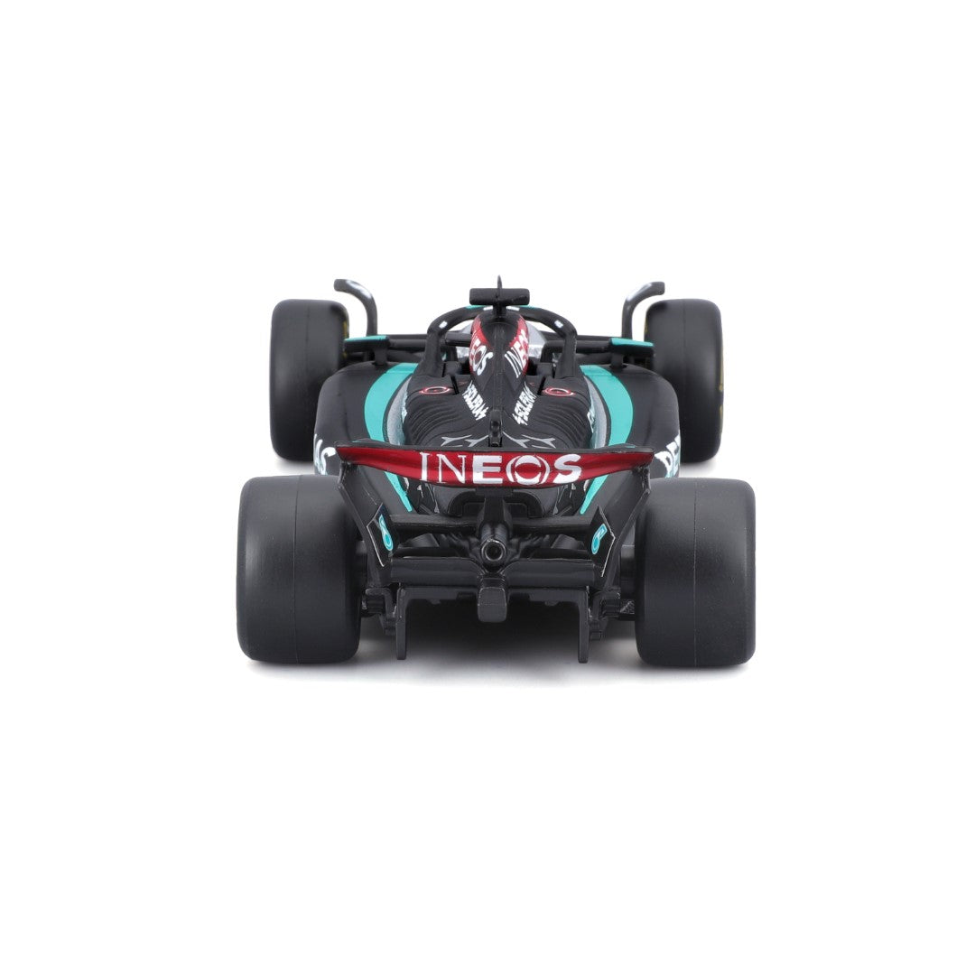 18-38209R Bburago F1 Mercedes-AMG W15 E Performance n°63 avec casque Russell - 1:43