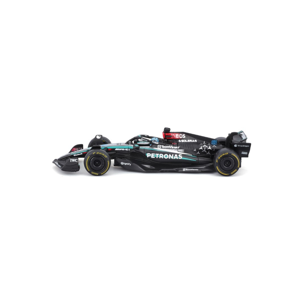 18-38209R Bburago F1 Mercedes-AMG W15 E Performance n°63 avec casque Russell - 1:43