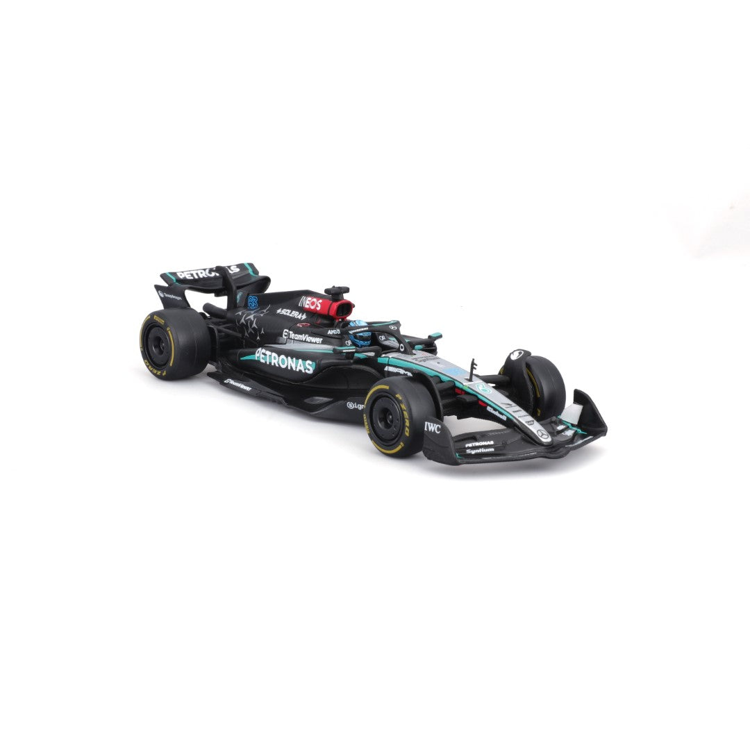 18-38209R Bburago F1 Mercedes-AMG W15 E Performance n°63 avec casque Russell - 1:43