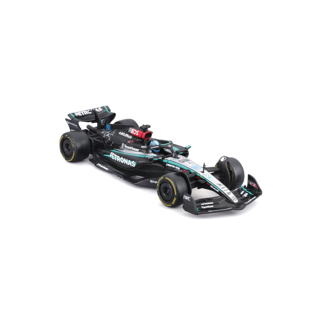 18-38209R Bburago F1 Mercedes-AMG W15 E Performance n°63 avec casque Russell - 1:43