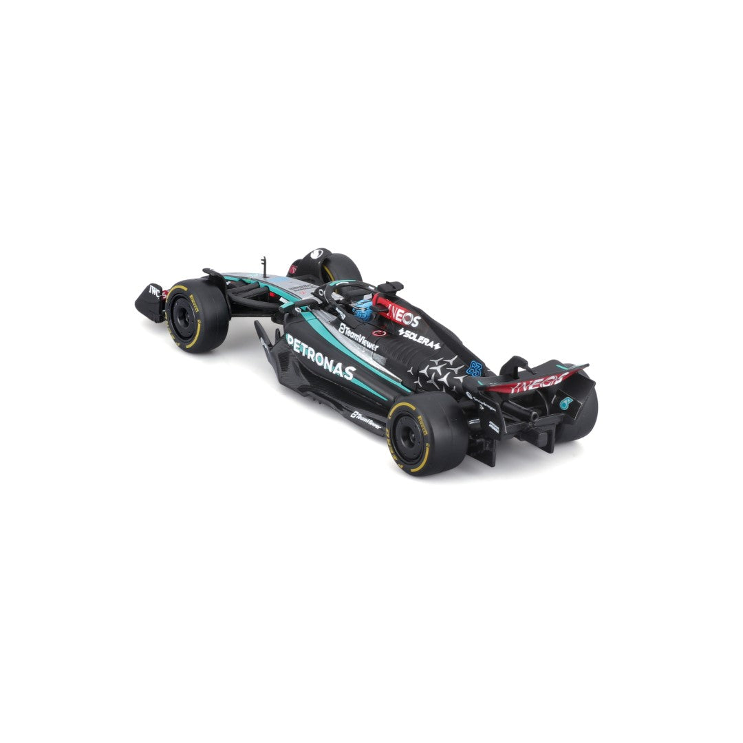 18-38209R Bburago F1 Mercedes-AMG W15 E Performance n°63 avec casque Russell - 1:43