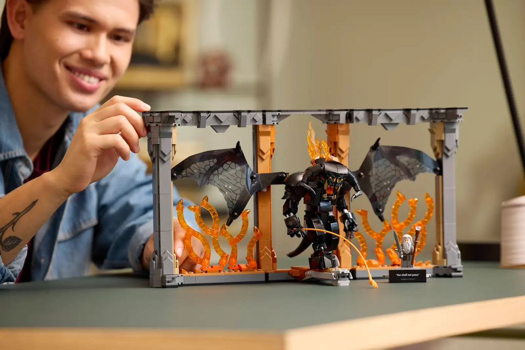 10367 LEGO Icons - Le Seigneur des Anneaux : Coin Lecture du Balrog™