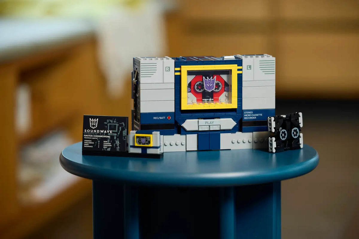 10358 Lego Icons Transformers Soundwave