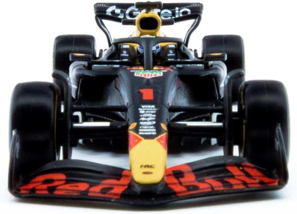 18-38234 Bburago F1 RedBull Racing RB21 2025 #1 Verstappen avec casque 1:43