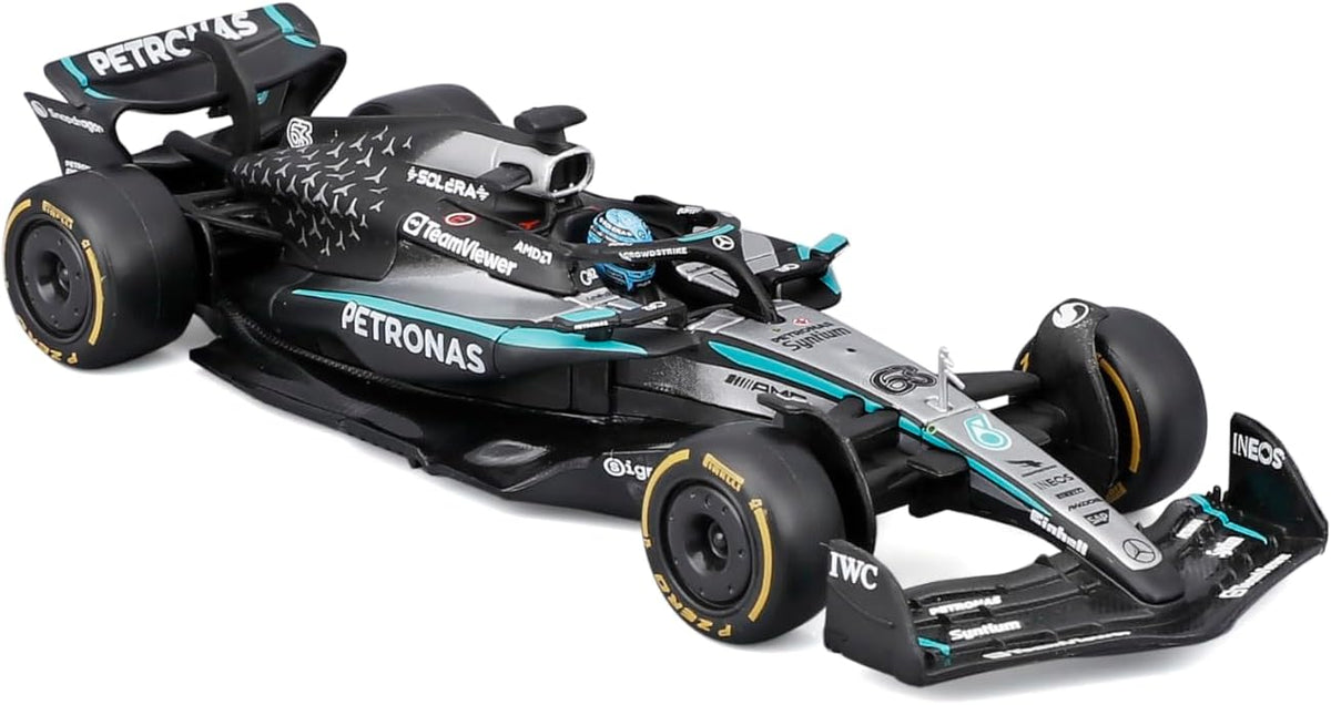18-38238R Bburago F1 Mercedes-AMG W16 #63 Russell avec casque 1:43